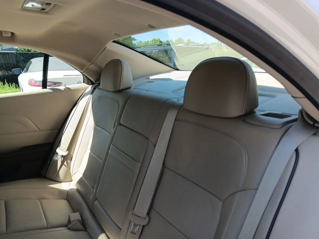 Used 2013 White Diamond Tricoat Chevrolet LTZ image 32
