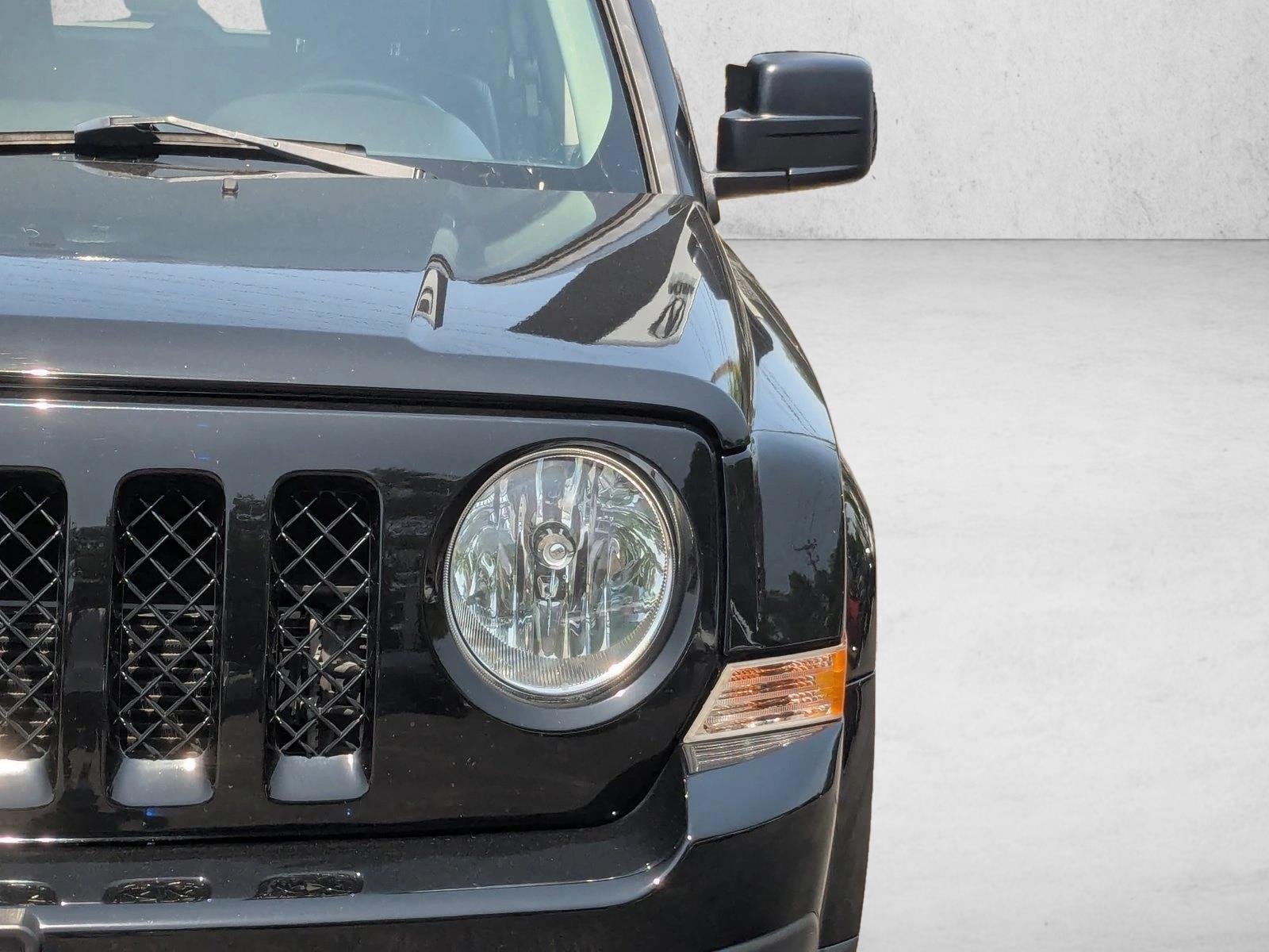 Used 2017 Black Clearcoat Jeep High Altitude image 9