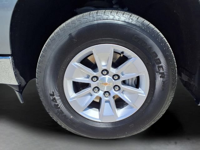 Used 2026 Sterling Gray Metallic Chevrolet LT image 24