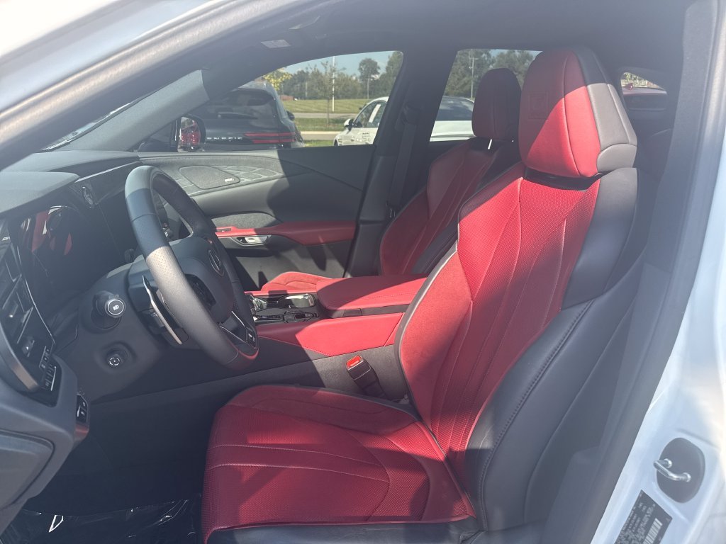 Used 2023 White Lexus 500h F SPORT Performance image 13