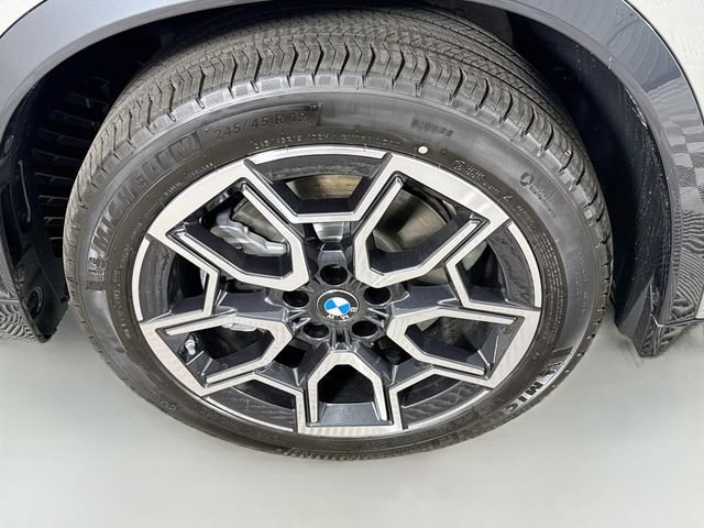 New 2026 Silver Metallic BMW xDrive28i image 30
