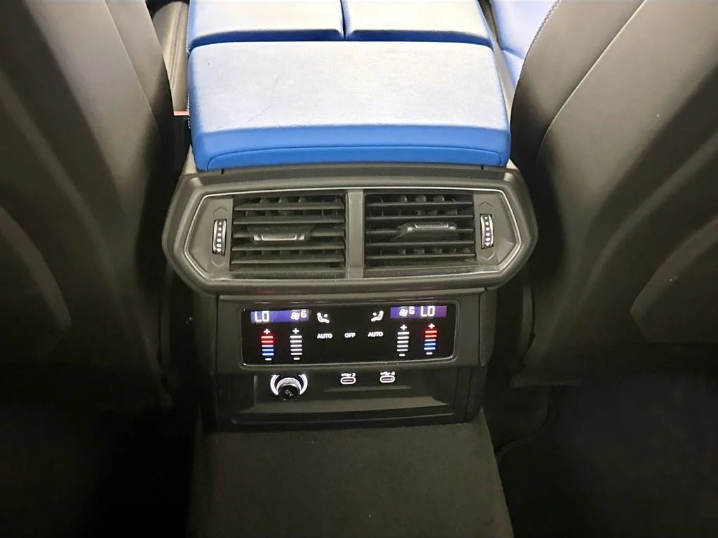 Used 2022 Black Lamborghini  image 27