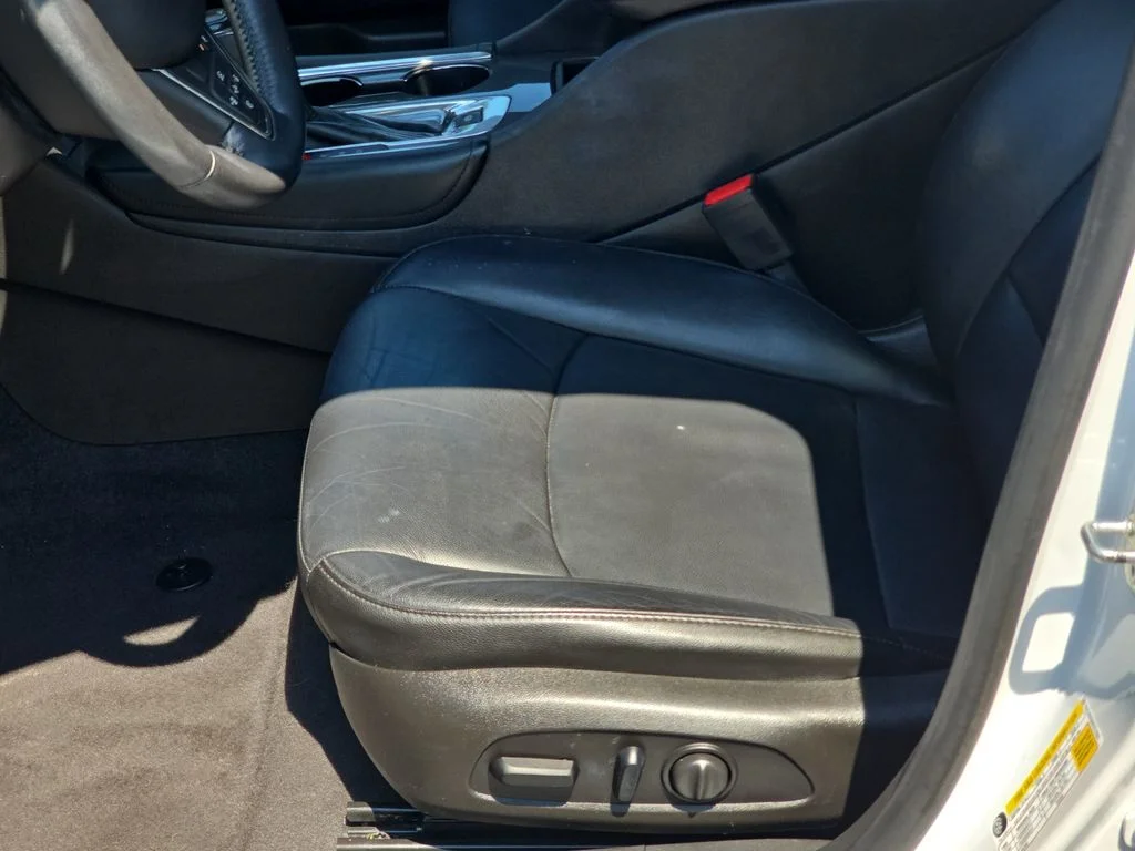 Used 2017 Beige Chevrolet Hybrid image 31