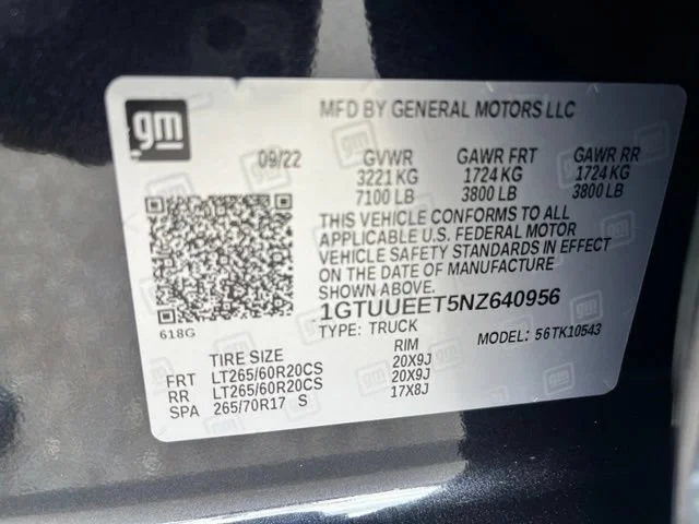 Used 2022 TITANIUM RUSH METALLIC GMC AT4 image 14