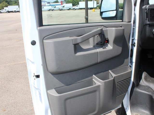 2025 Chevrolet Express Cargo Work Van - Photo 7