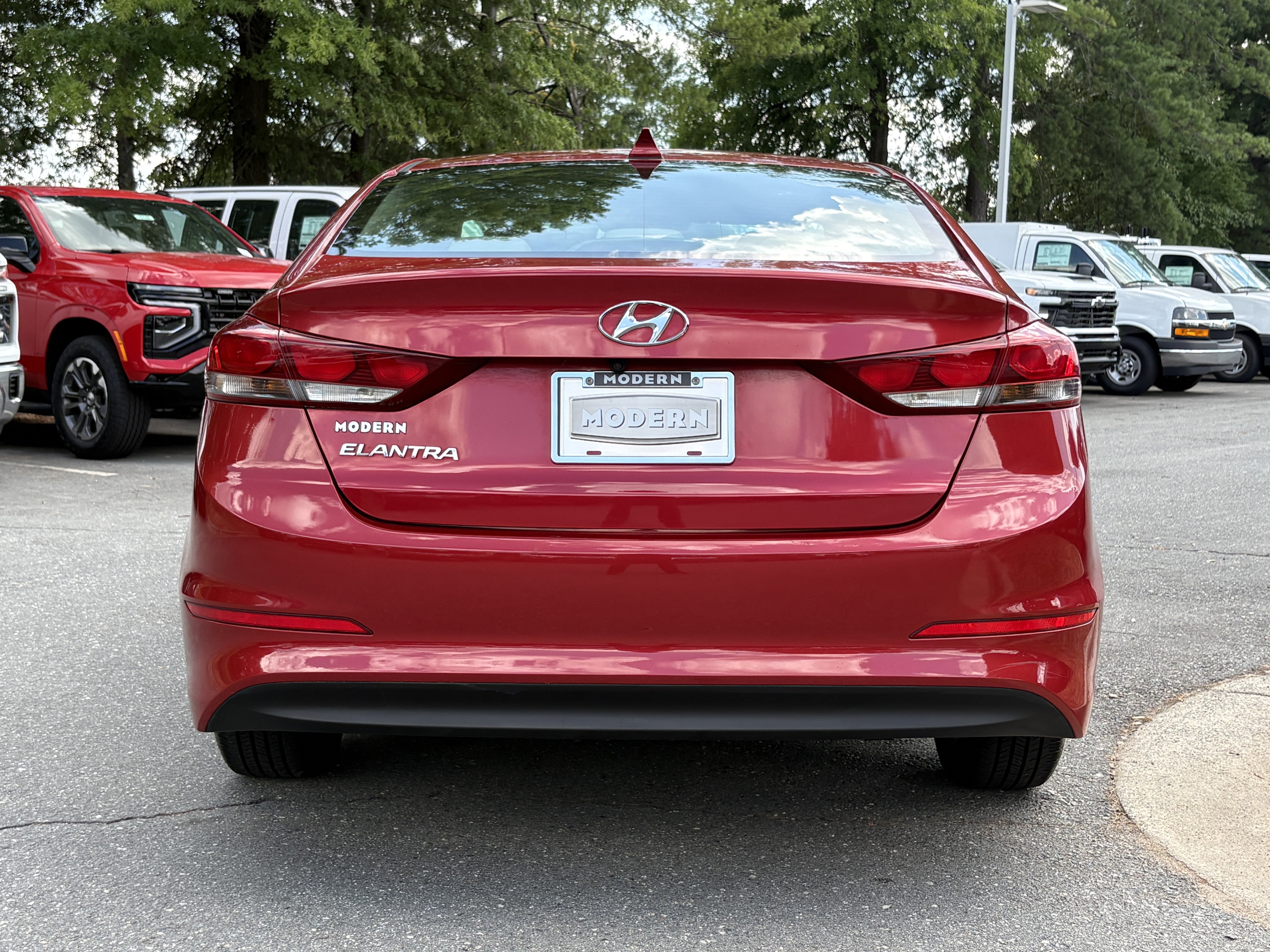Used 2017 Scarlet Red Hyundai SE image 4