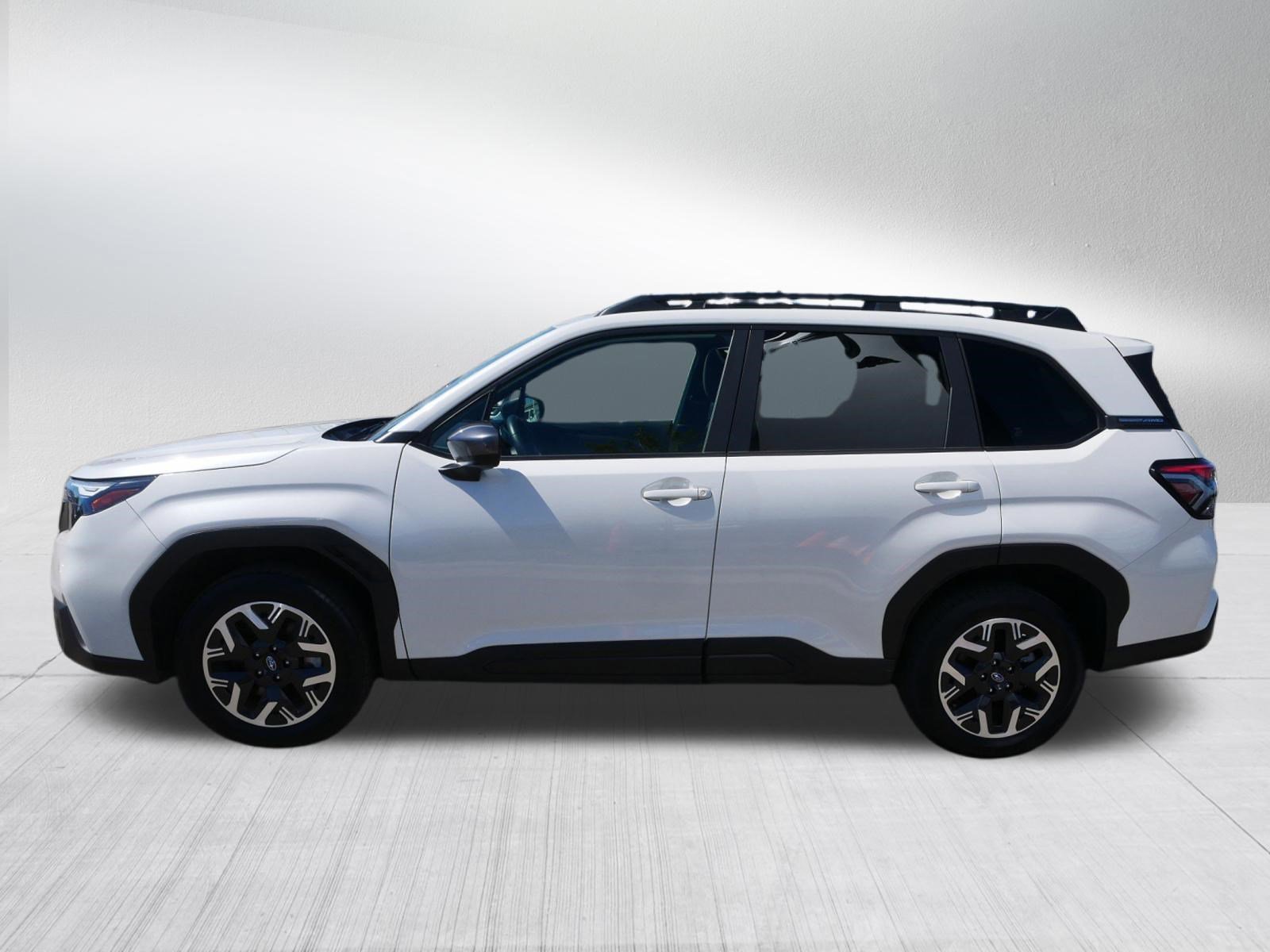 Used 2025 Crystal White Pearl Subaru Premium image 4