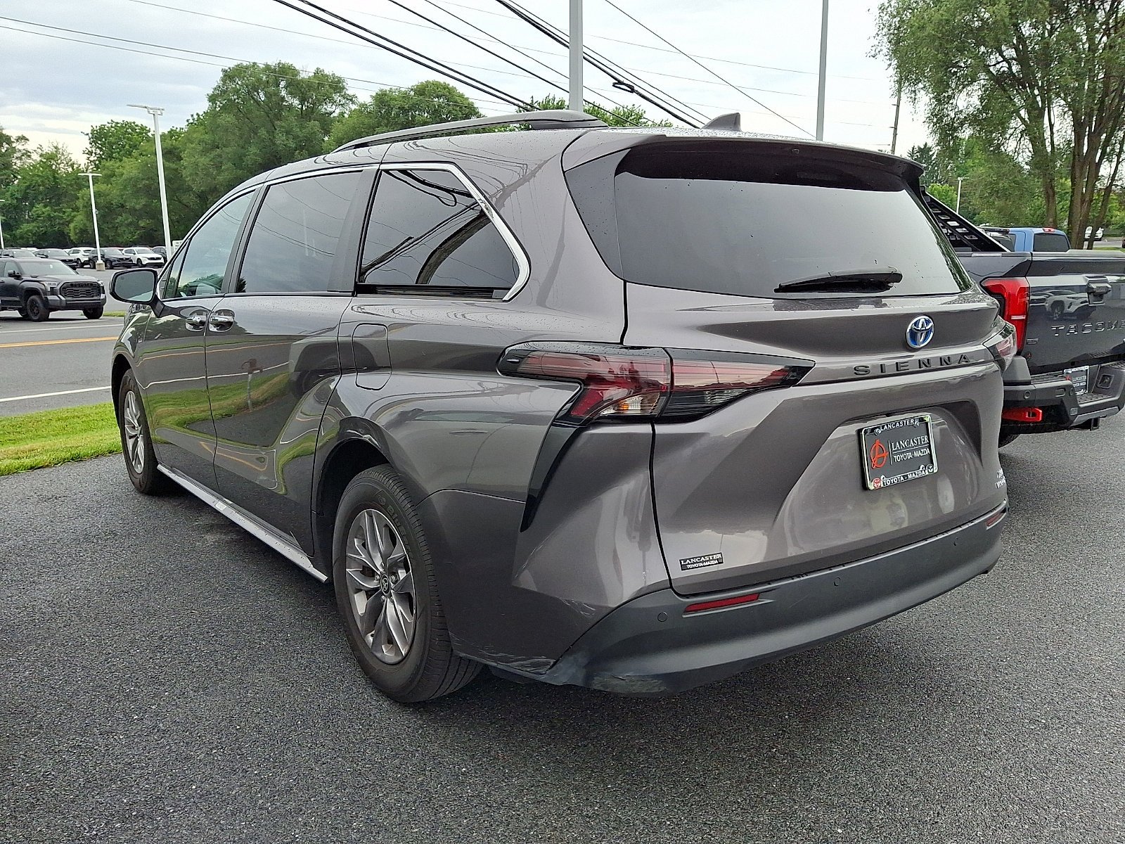 Used 2024 Predawn Gray Mica   1H1 Toyota XLE image 3