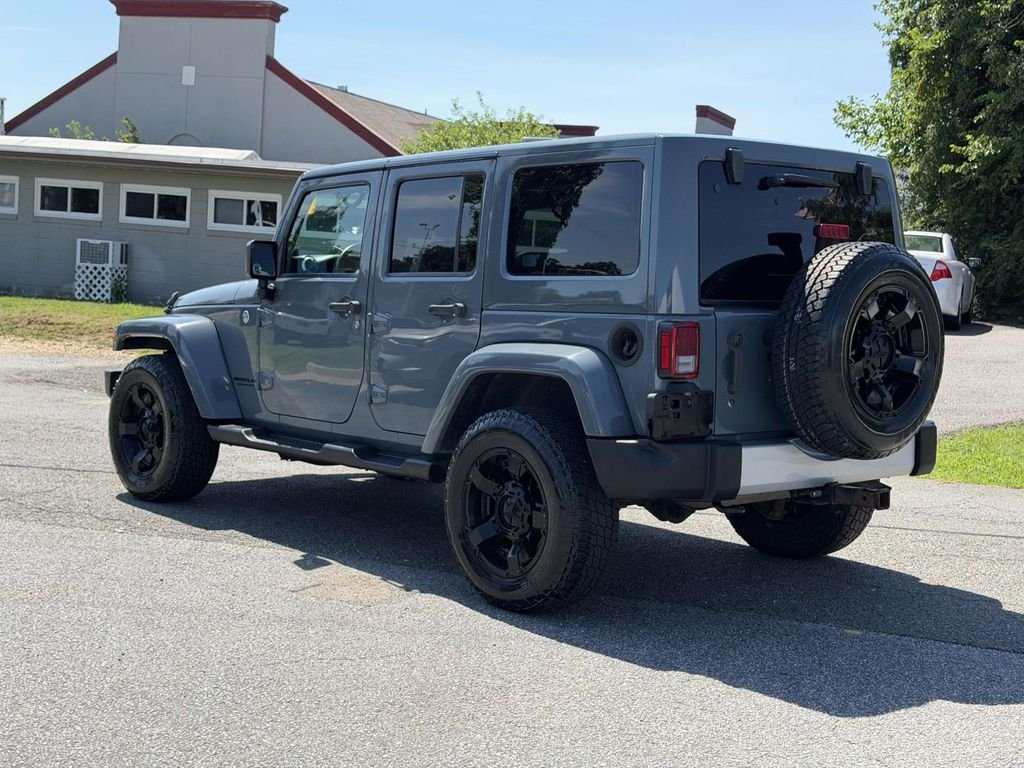 Used 2014 Gray Jeep Unlimited Sahara image 19