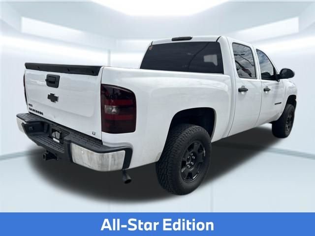 Used 2011 White Chevrolet LT image 6