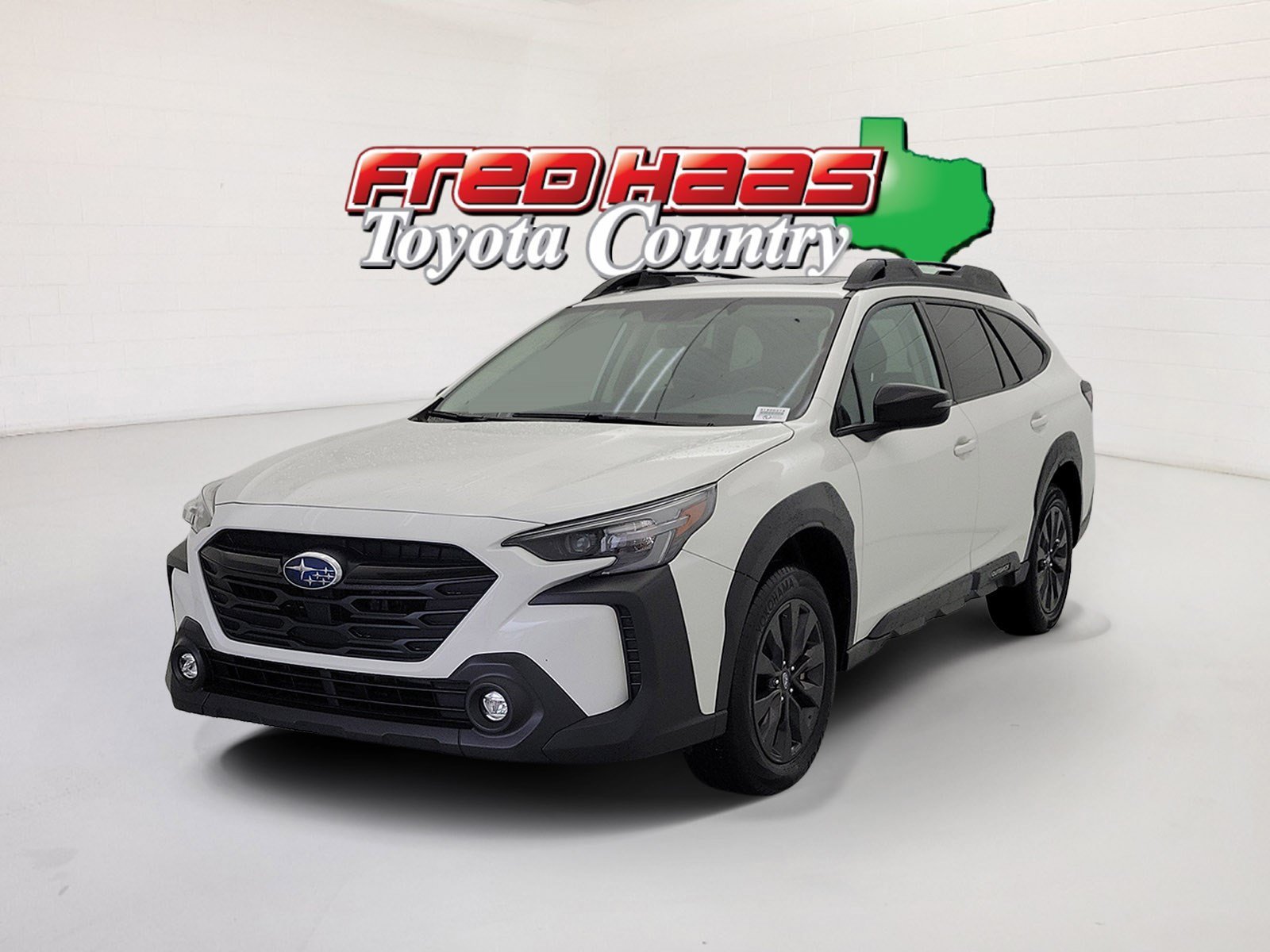 Used 2025 Crystal White Pearl Subaru Onyx Edition image 1