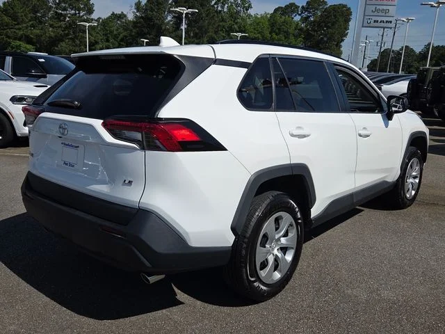 Used 2021 White Toyota LE image 12