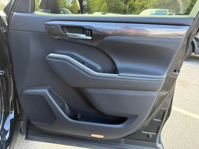 Used 2021 Black Toyota Hybrid Platinum image 14