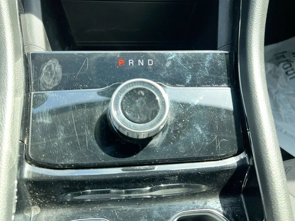Used 2023 White Jeep Laredo image 19