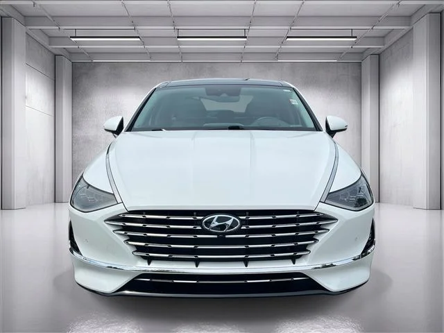 Used 2023 White Hyundai Limited image 8