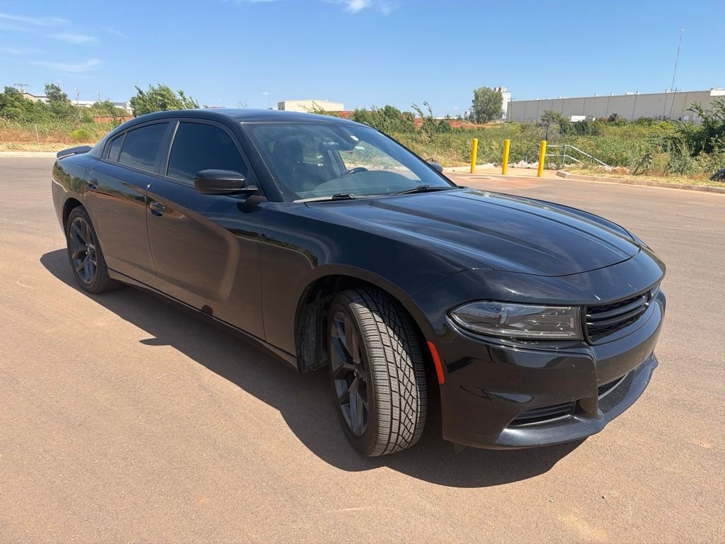 Used 2022 Pitch Black Clearcoat Dodge SXT image 3