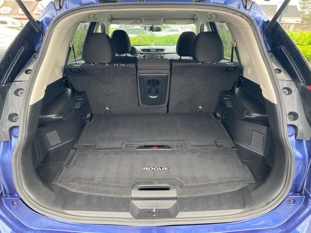 Used 2017 Caspian Blue Nissan SV image 6