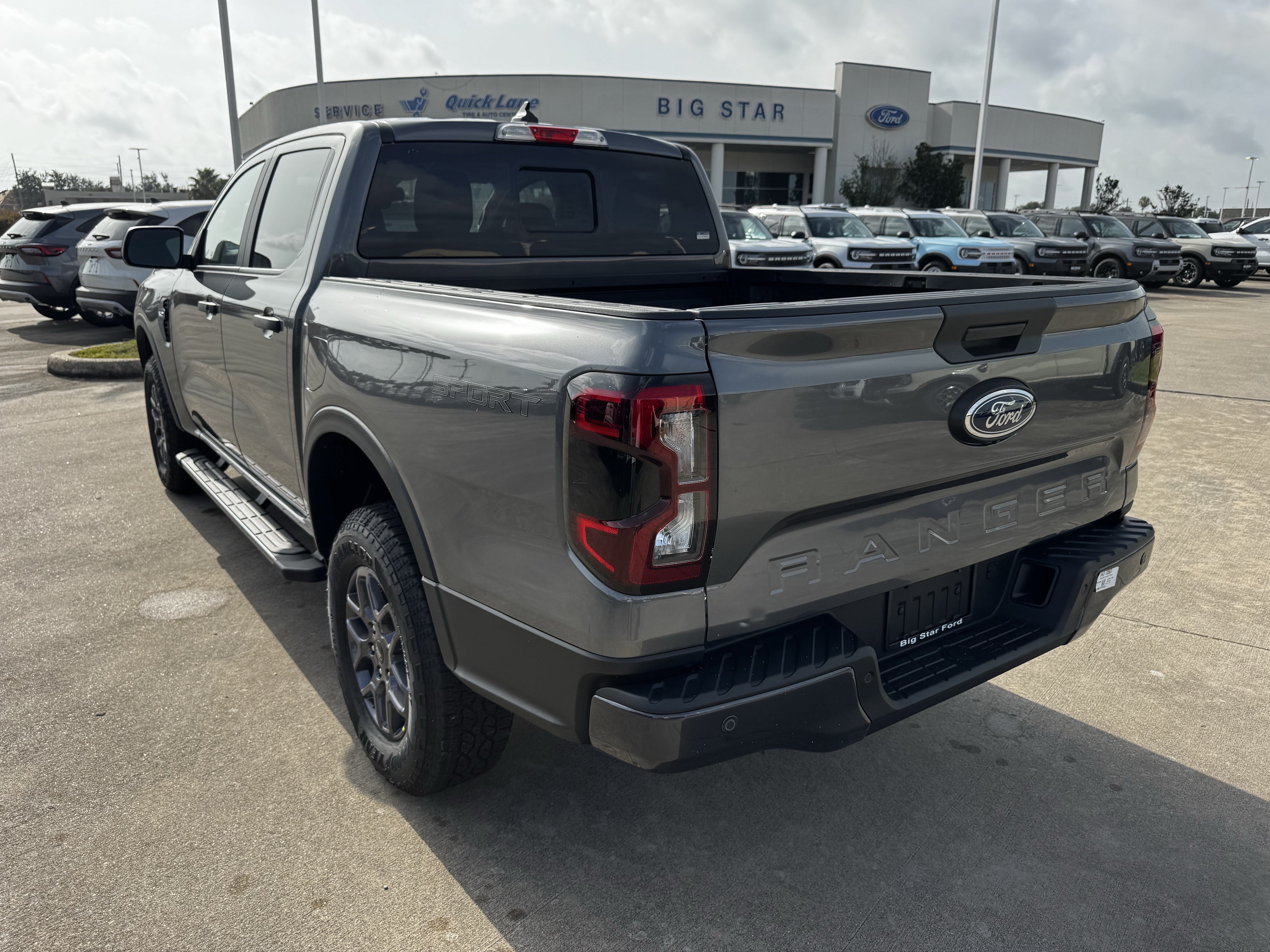 New 2026 Carbonized Gray Metallic Ford XLT image 5