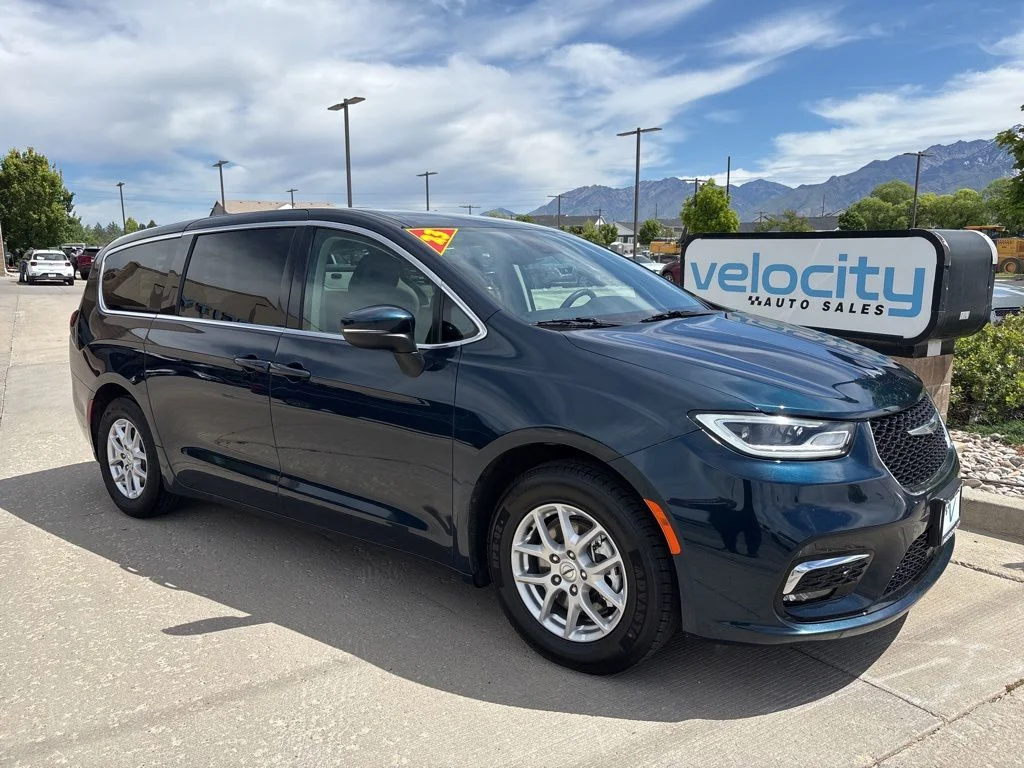 2023 Chrysler Pacifica's photo