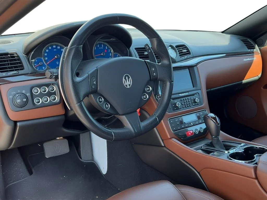 Used 2014  Maserati Base image 5
