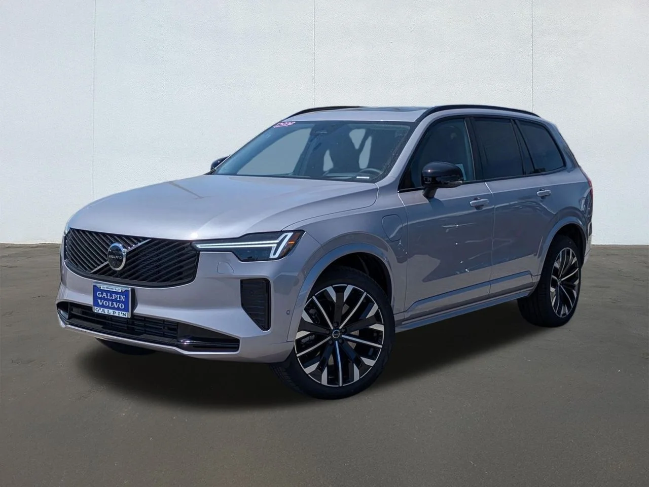 2026 Volvo XC90 T8 Recharge Ultra Dark 6-Seater 4WD's photo