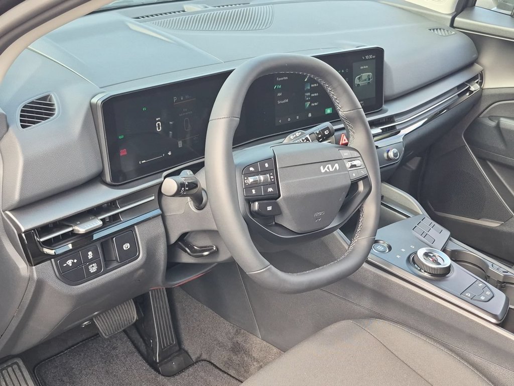 New 2027 Fusion Black Kia LX image 10