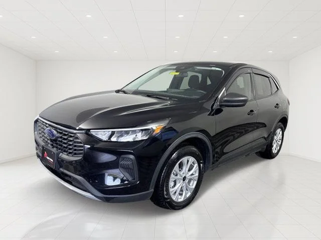 Used 2023 Black Ford Active image 3