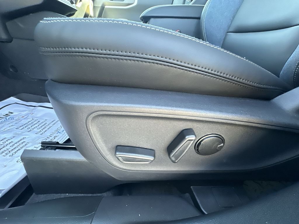 New 2026 Space White Metallic Ford Outer Banks® image 18