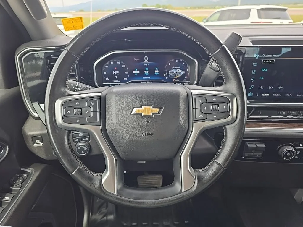 Used 2024 Summit White Chevrolet LT image 10