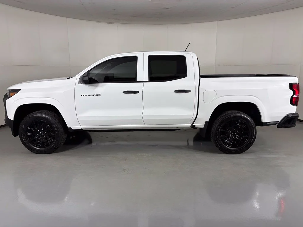 New 2026 Summit White Chevrolet WT image 6