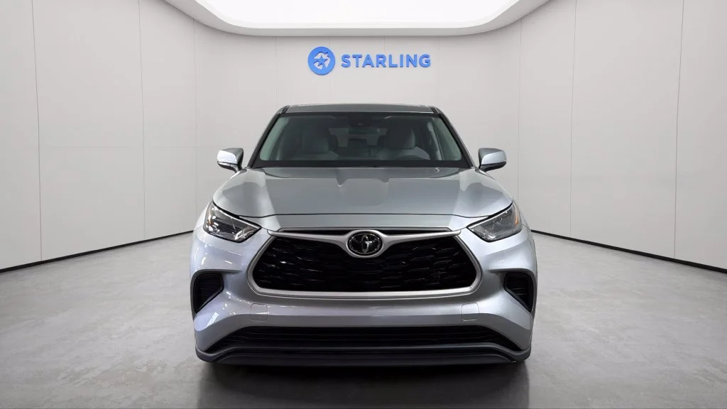 Used 2022 Silver Toyota L image 16