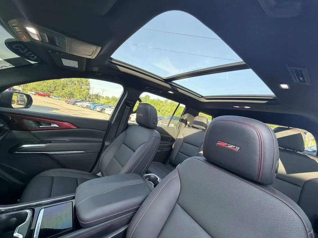 Used 2025 Black Chevrolet Z71 image 21