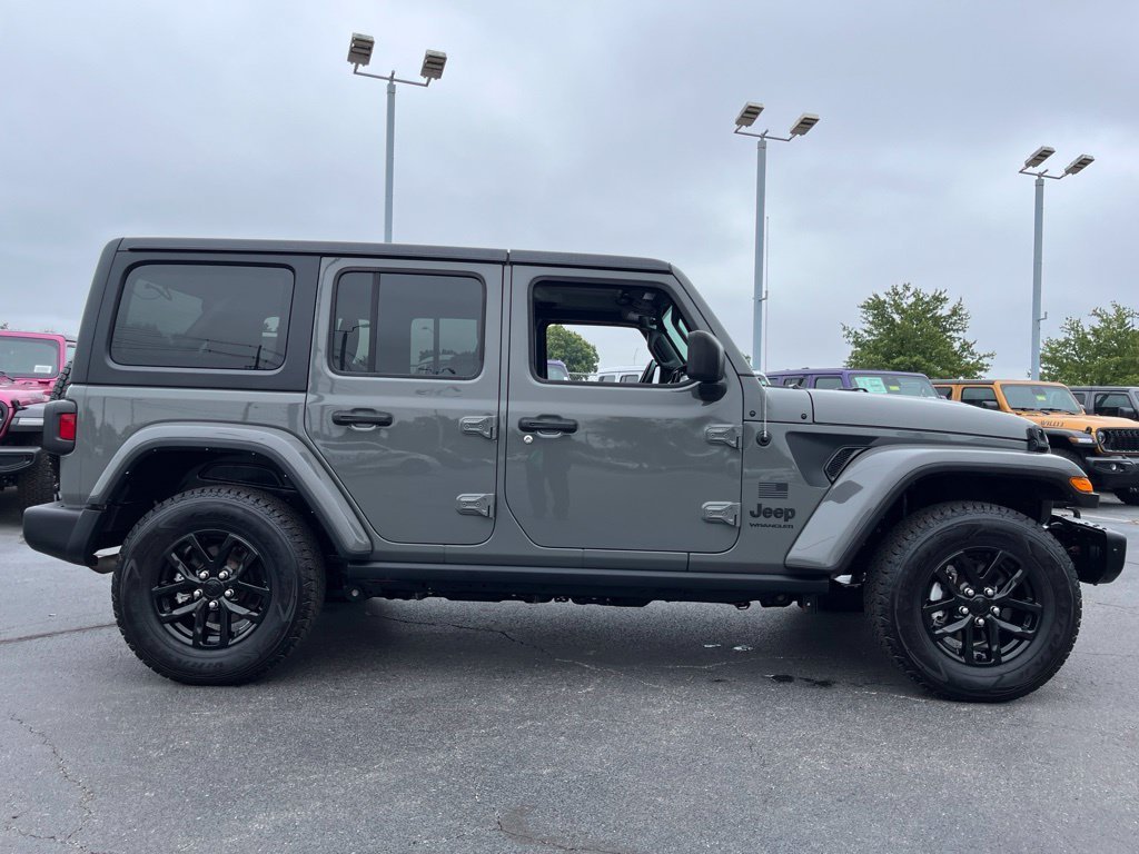Used 2023 Gray Clearcoat Jeep Freedom Edition image 48