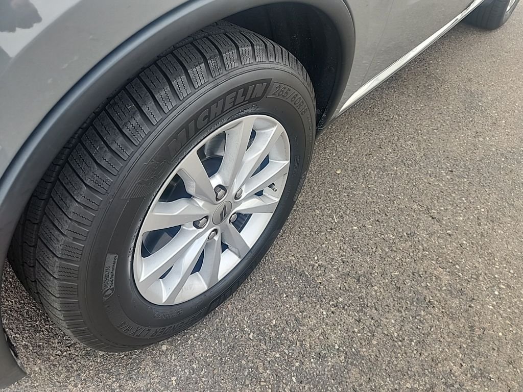 Used 2021 Gray Dodge SXT image 7