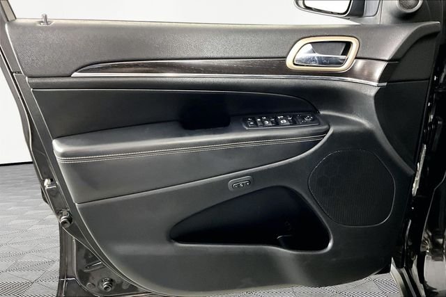 Used 2014 Black Jeep Limited image 19