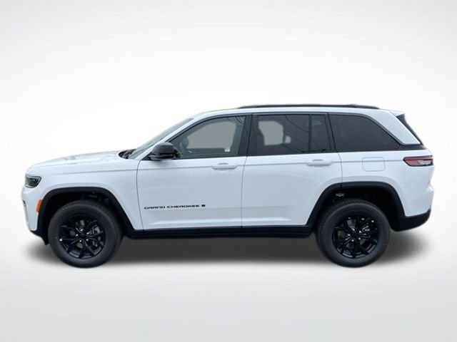 New 2026 White Jeep Altitude image 2
