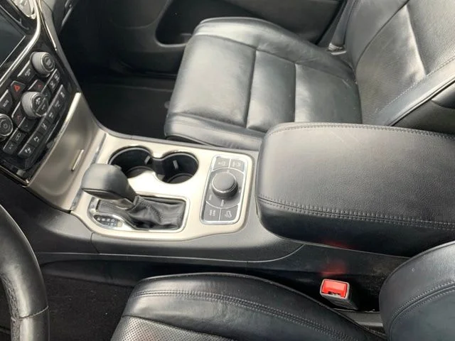 Used 2019 Silver Jeep Overland image 19