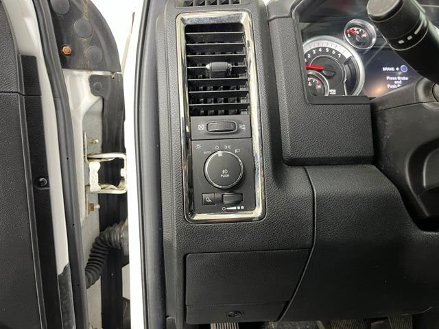 Used 2015 White Ram Sport image 13