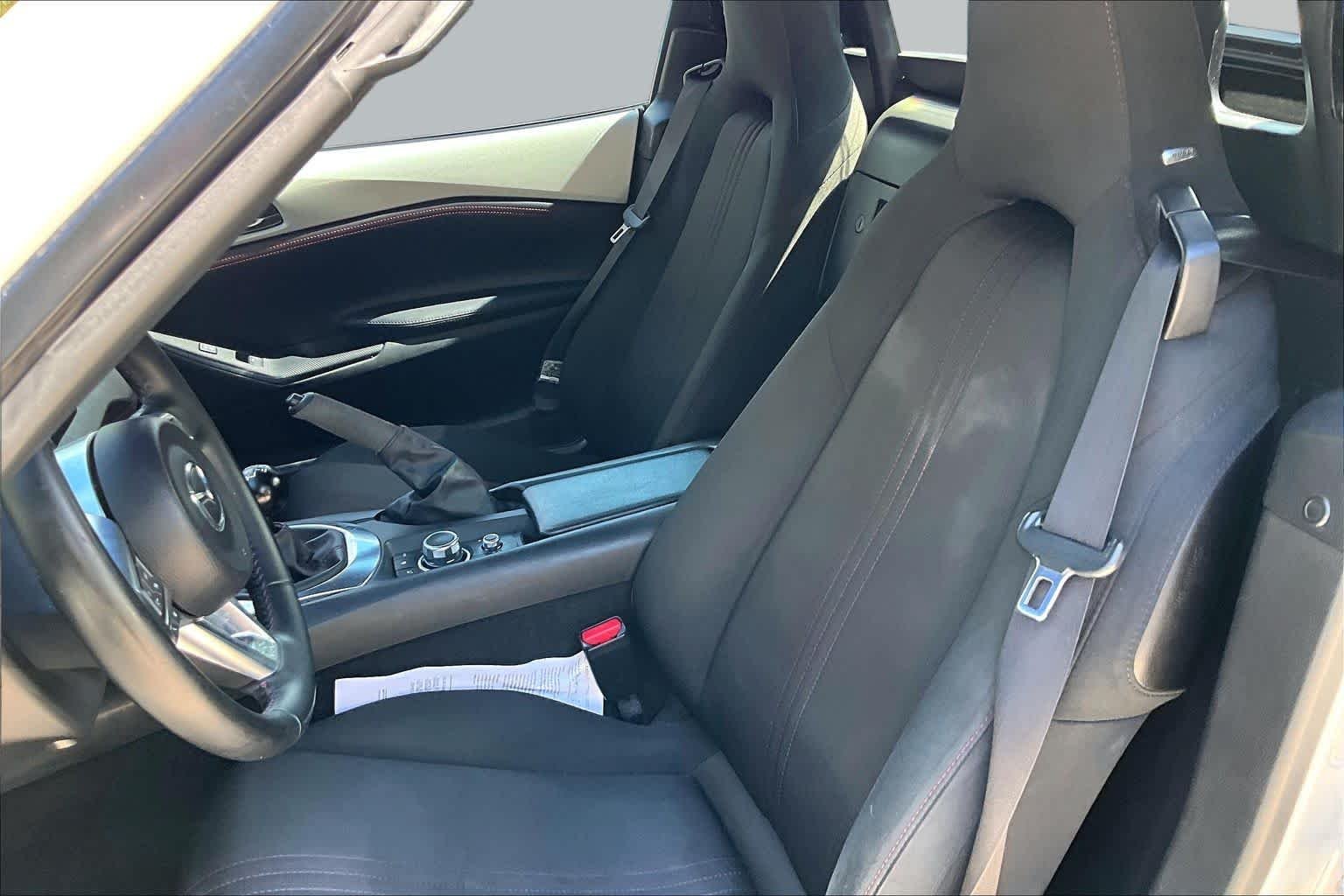 Used 2017 Ceramic Metallic Mazda Club image 8