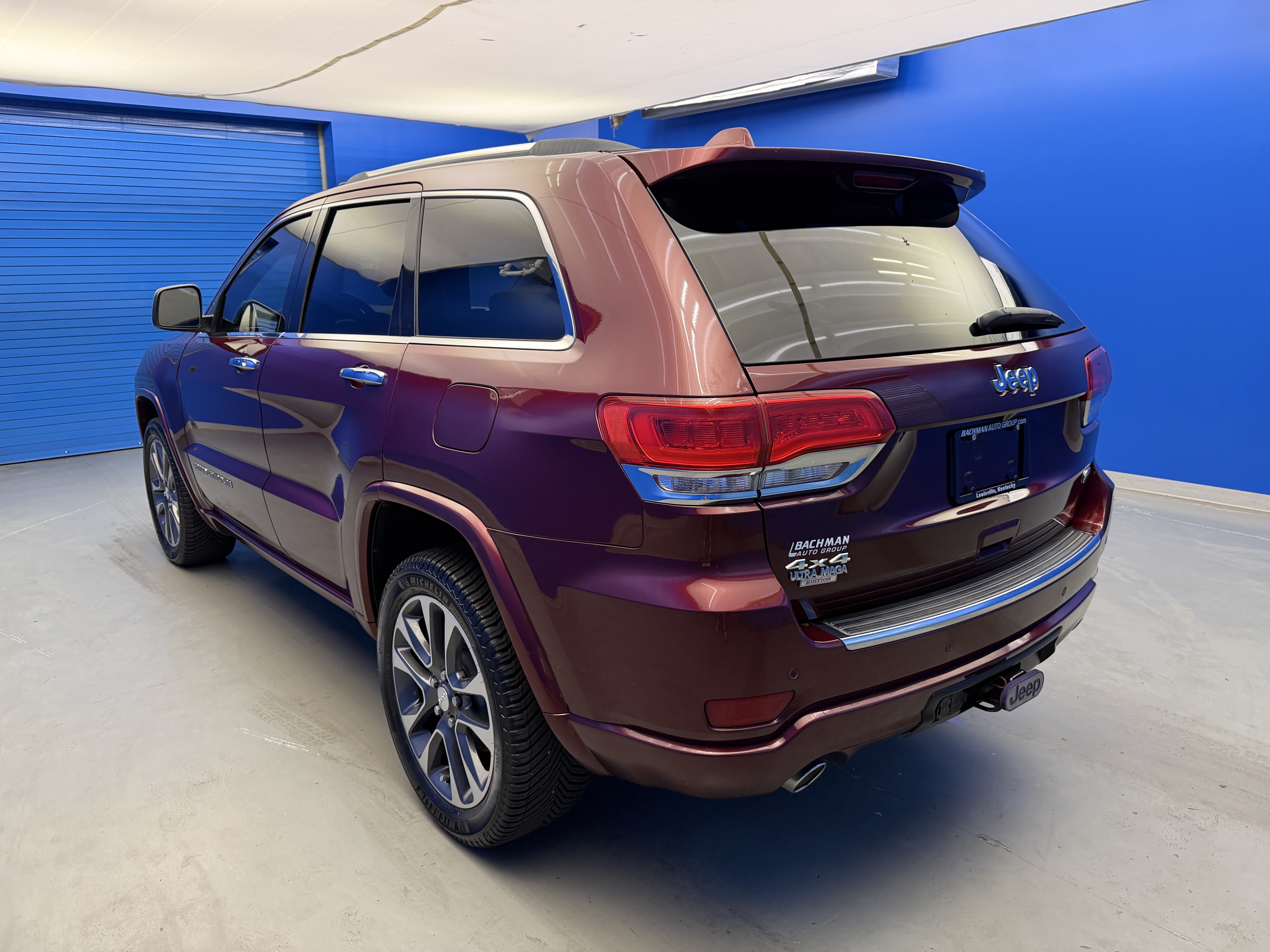 Used 2017 Velvet Red Pearlcoat Jeep Overland image 5