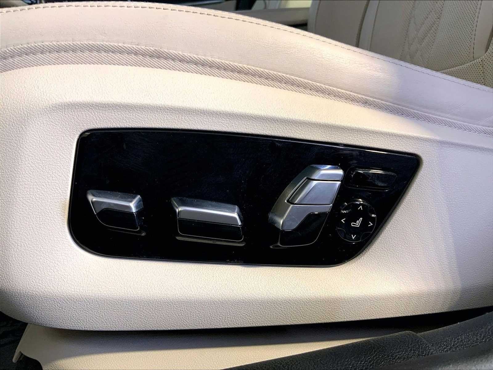 Used 2021 Bernina Grey Amber Effect Metallic BMW 540i xDrive image 39