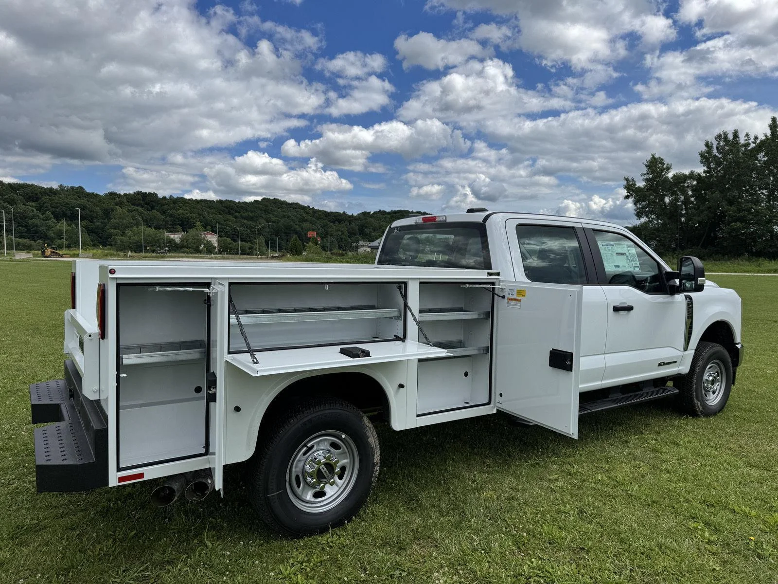 New 2026 Oxford White Ford XL image 6