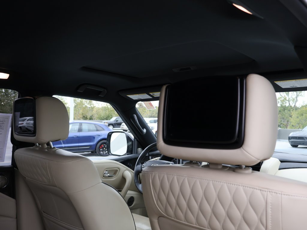 Used 2023 Moonstone White INFINITI Sensory image 16
