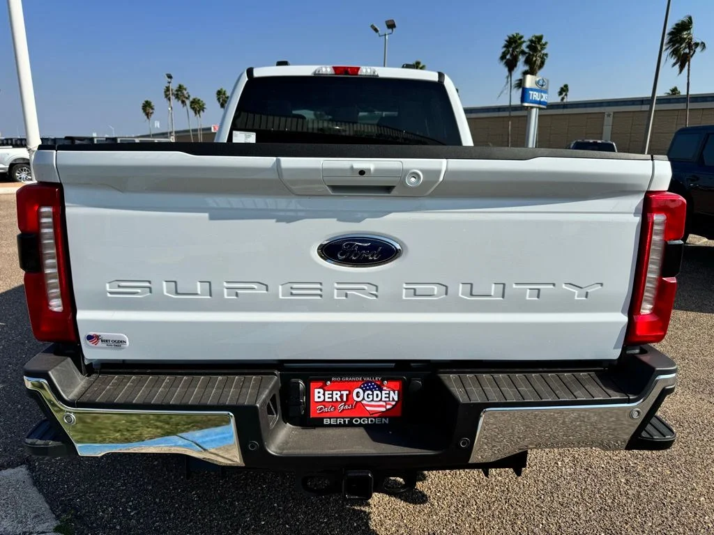 New 2026 Oxford White Ford F-250® XLT image 5