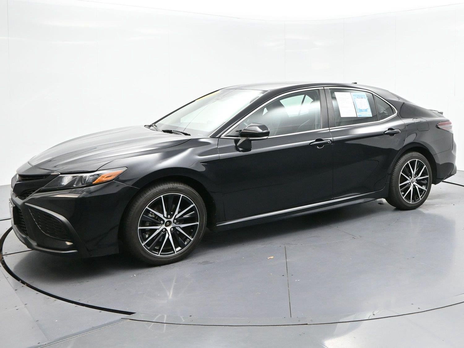 Used 2023 Midnight Black Metallic Toyota SE image 3