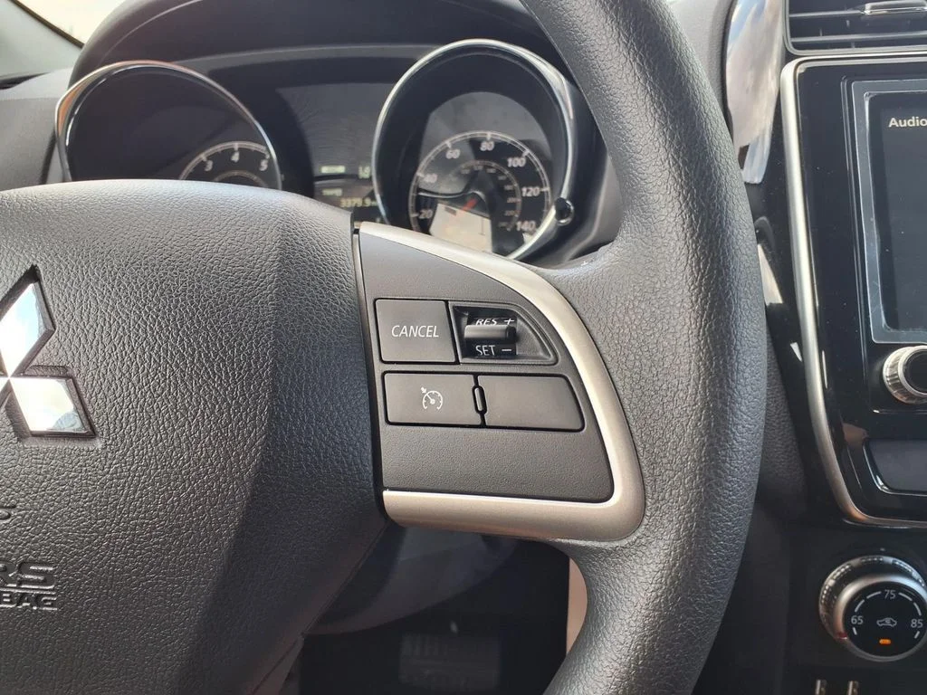 Used 2026 White Mitsubishi 2.0 SE image 17