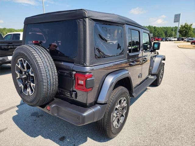 New 2025 Granite Crystal Metallic Clear-Coat Exterior Paint Jeep Sahara image 18