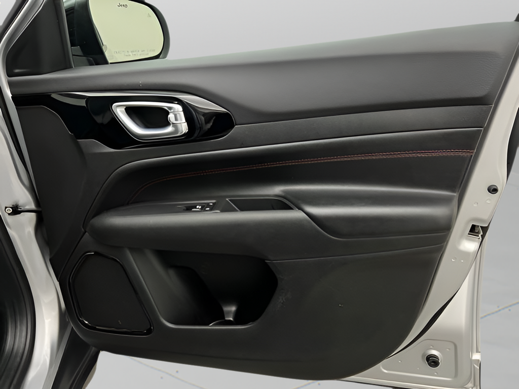 Used 2025 Silver Jeep Trailhawk image 13