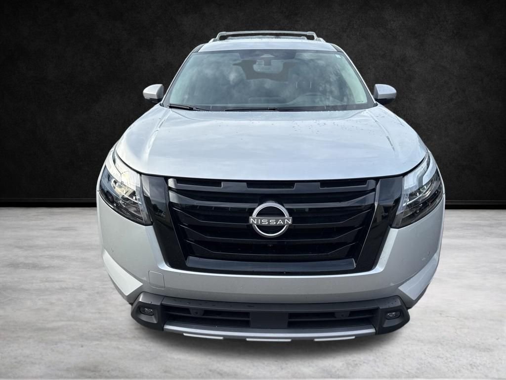 Used 2025 Brilliant Silver Metallic Nissan SL image 11