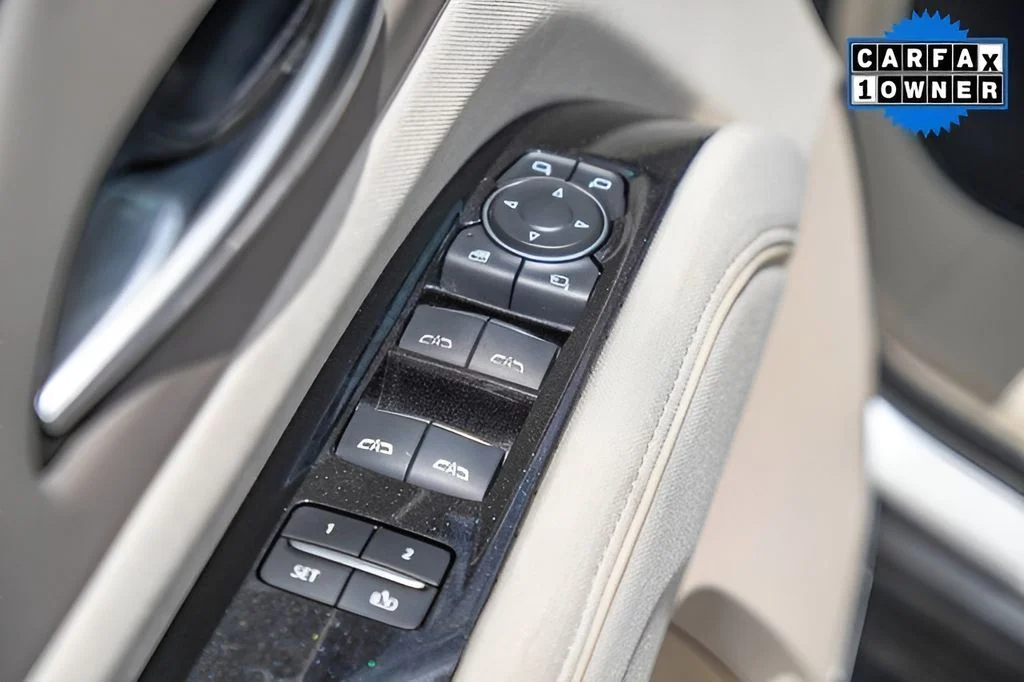 Used 2024 White Cadillac Sport Platinum image 30